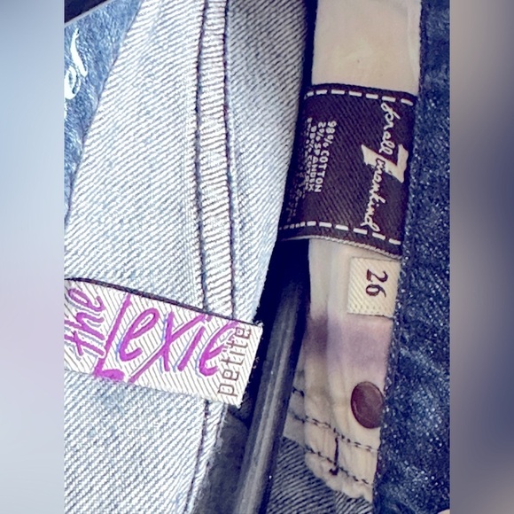 NWOT! 7 for all Mankind jeans. Size 26. Never Worn! - Picture 3 of 4